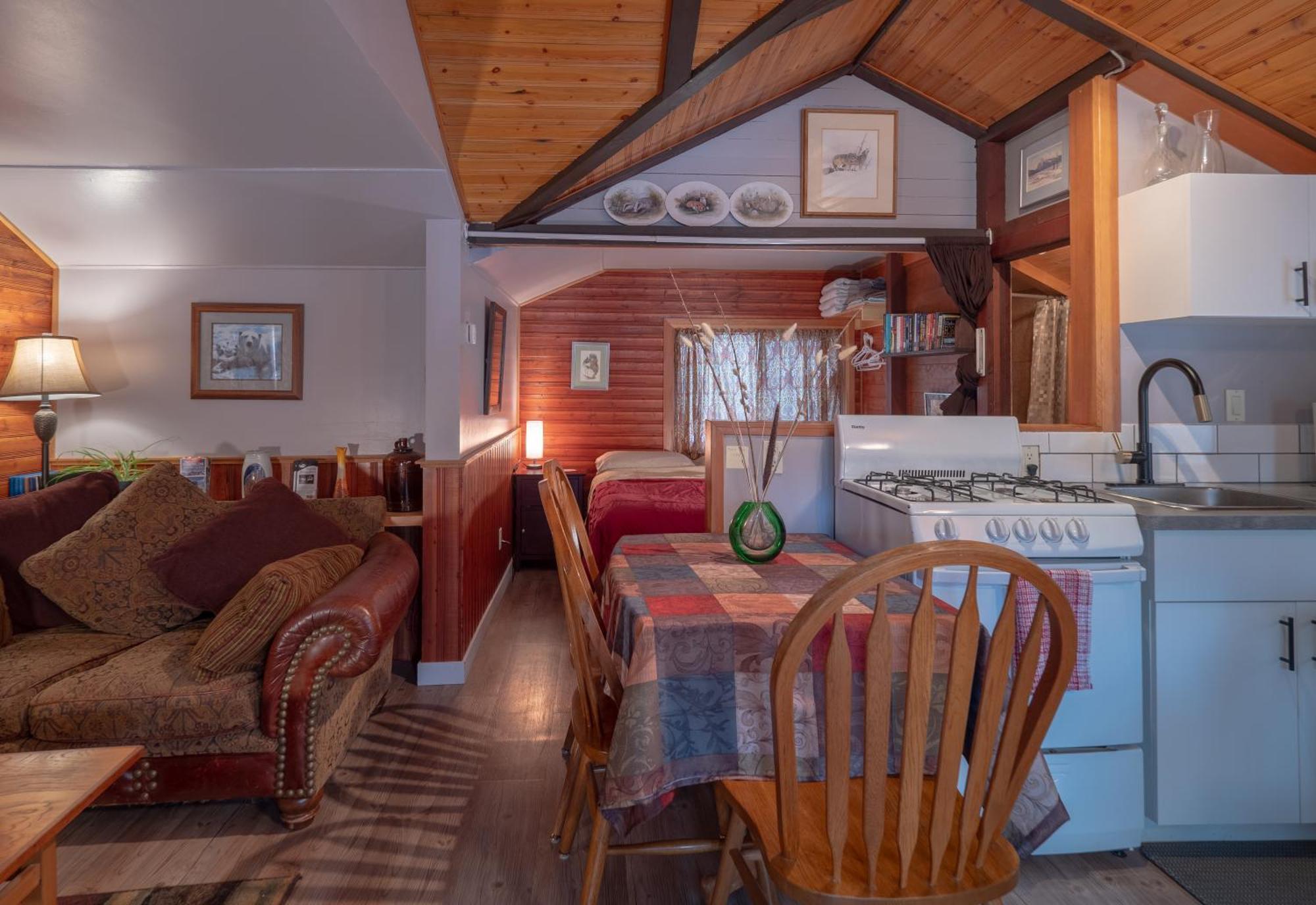 Hillside Bungalows Banff Exterior foto