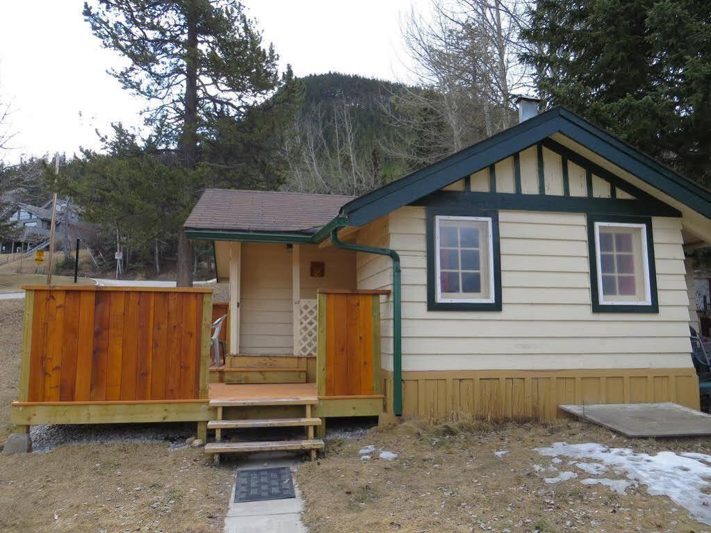 Hillside Bungalows Banff Exterior foto